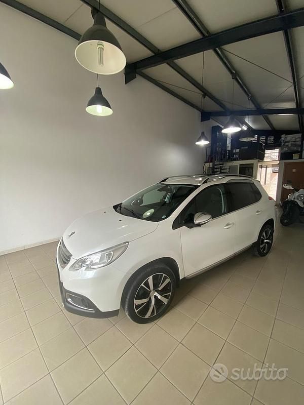 Usata Peugeot 2008 Allure 99 CV (72 kW) 2016 Bianco SUV