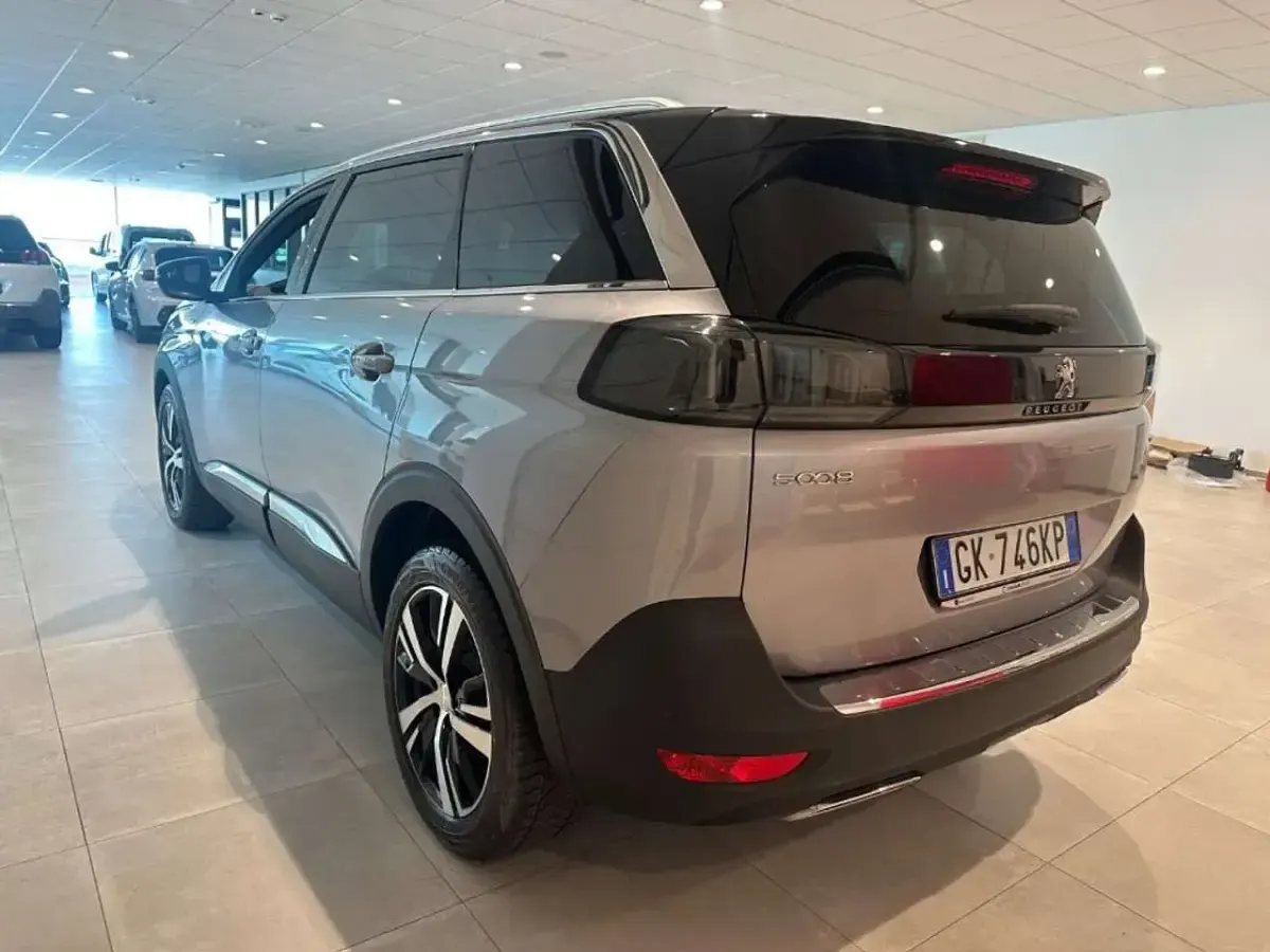 Usata Peugeot 5008 GTi 131 CV (96 kW) 2022 Grigio SUV