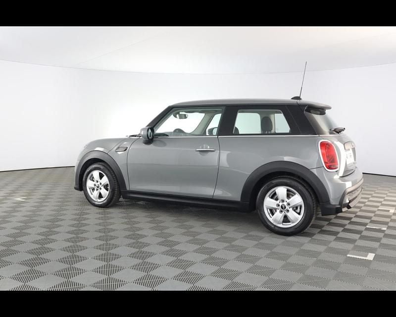 Usata Mini ONE Essential 75 CV (55 kW) 2022 Grigio / pastello Utilitaria