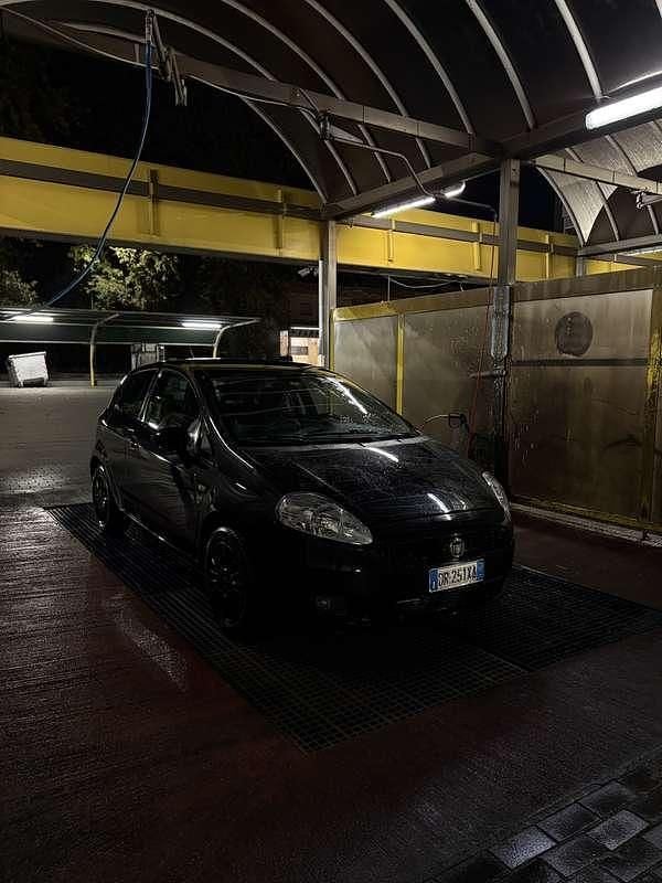Usata Fiat Grande Punto Sport 90 CV (66 kW) 2007 Nero Utilitaria