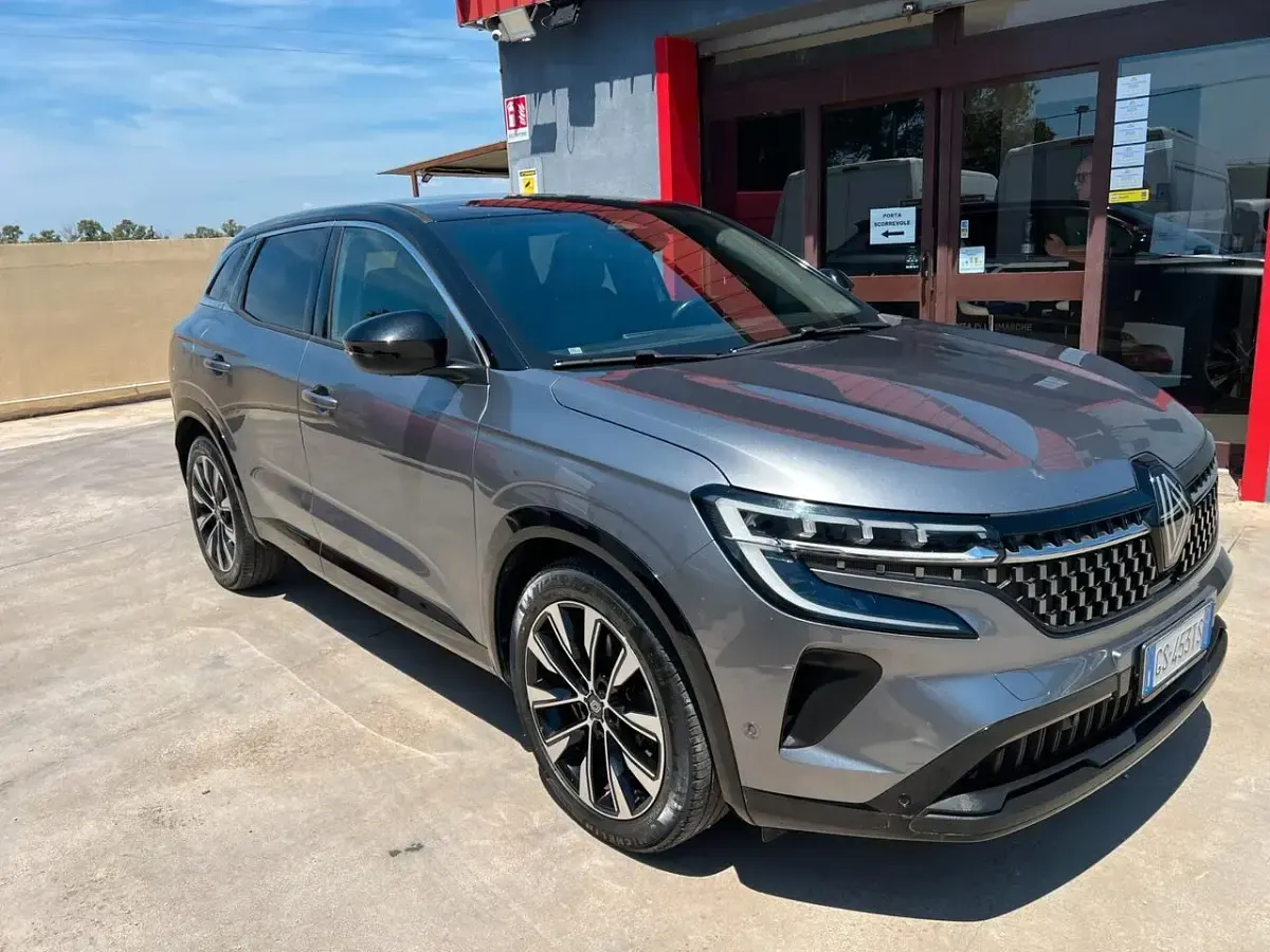 Usata Renault Austral Techno 130 CV (95 kW) 2024 Grigio SUV
