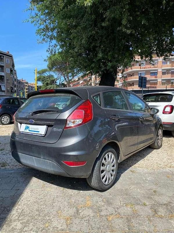 Usata Ford Fiesta Business Edition 75 CV (55 kW) 2016 Grigio Utilitaria