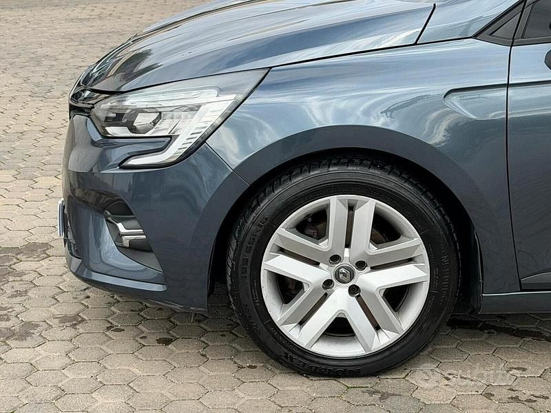 Usata Renault Clio V Business 101 CV (74 kW) 2021 Grigio Utilitaria