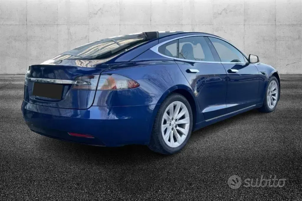 Usata Tesla Model S 217 kW (296 CV) 2020 Blu/azzurro Utilitaria