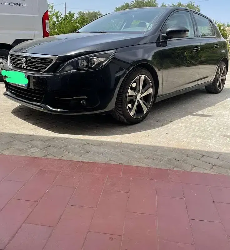 Usata Peugeot 308 Active 120 CV (88 kW) 2018 Berlina