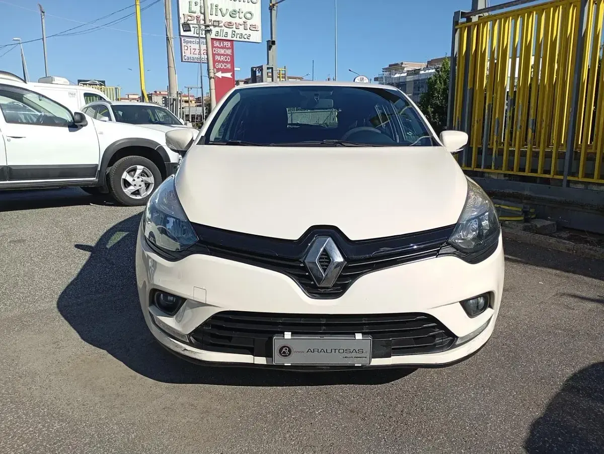Usata Renault Clio IV Life 75 CV (55 kW) 2017 Bianco Berlina