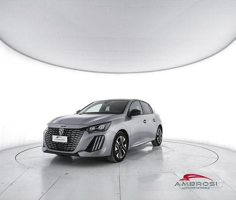 Usata Peugeot 208 Allure 101 CV (74 kW) 2025 Grigio Utilitaria