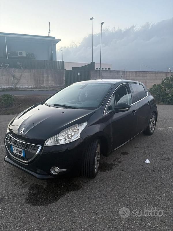Usata Peugeot 208 2012 Utilitaria