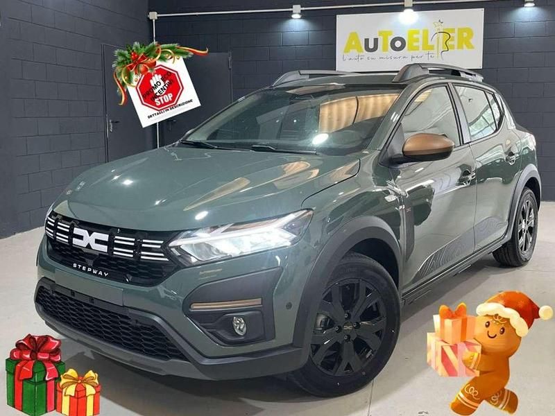 Verde Nuova 2025 Dacia Sandero Extreme Tre volumi | 17.900 € (Buon prezzo) - Immagine 1/3
