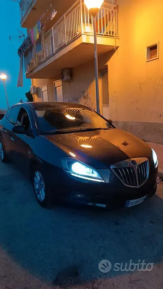 Usata Lancia Delta 120 CV (88 kW) 2009 Utilitaria