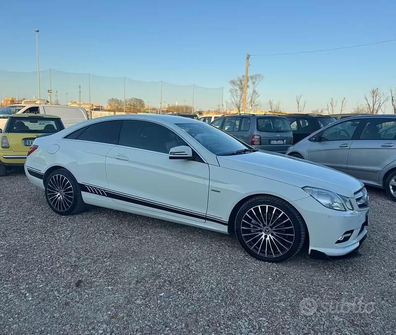 Usata Mercedes E220 Avantgarde 170 CV (125 kW) 2010 Bianco Coupé