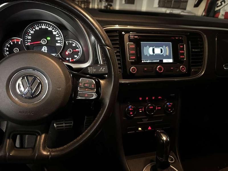 Usata VW Beetle 200 CV (147 kW) 2012 Bianco Utilitaria