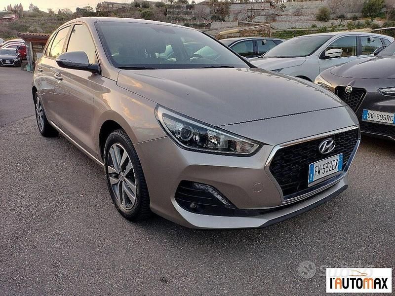 Usata Hyundai i30 116 CV (85 kW) 2019 Bianco Berlina