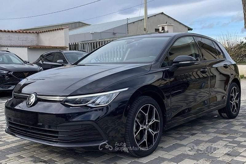 Nero Usata 2021 VW Golf Life Berlina | 19.900 € (Buon prezzo) - Immagine 1/4