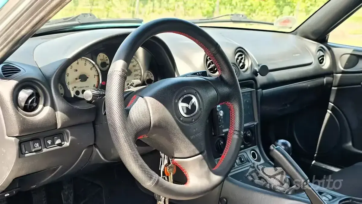 Usata Mazda MX5 110 CV (80 kW) 2002 Blu Cabrio