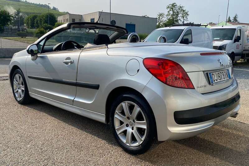 Usata Peugeot 207 CC 120 CV (88 kW) 2008 Argento Cabrio