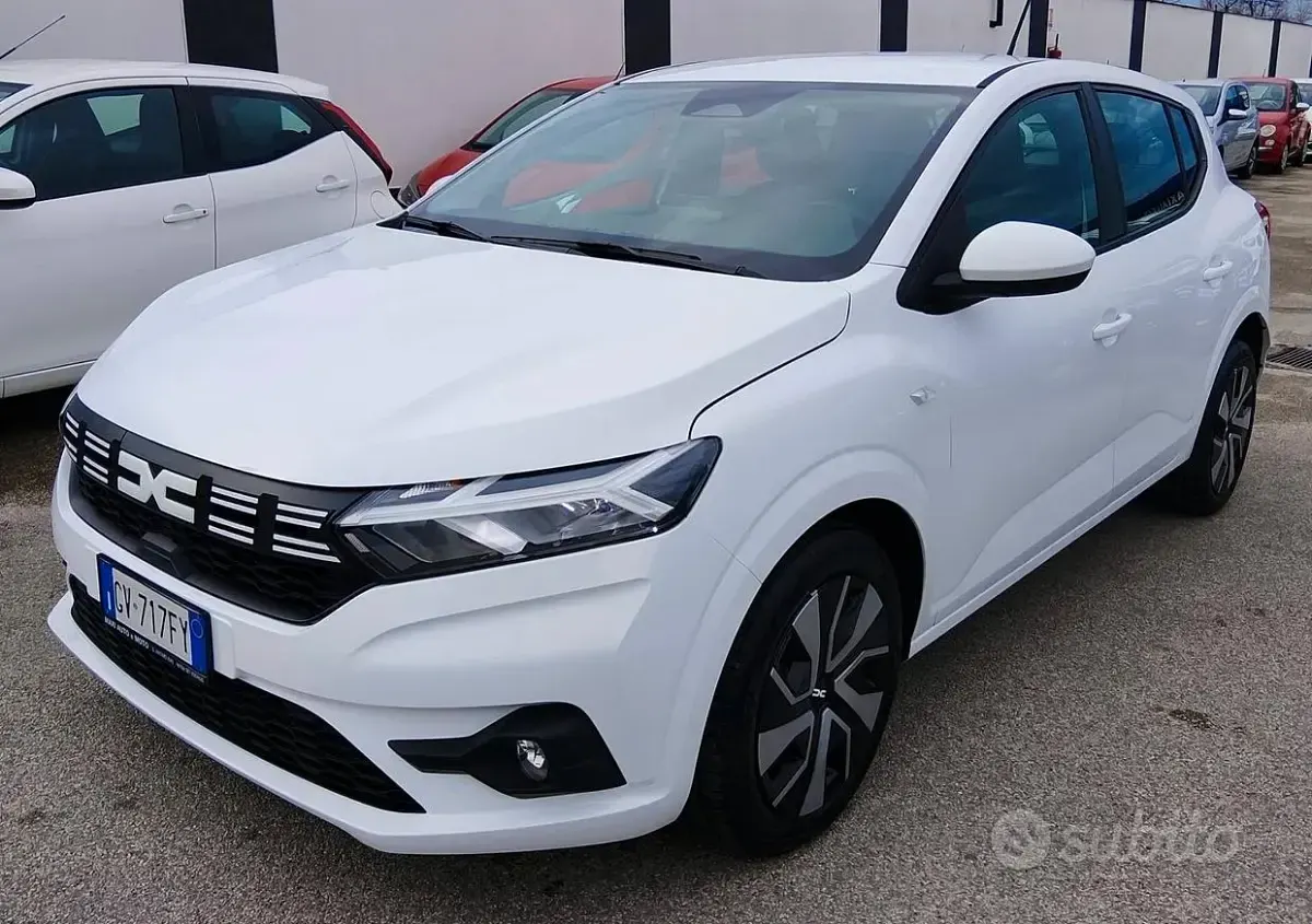 Usata Dacia Sandero Expression 66 CV (48 kW) 2024 Bianco Berlina