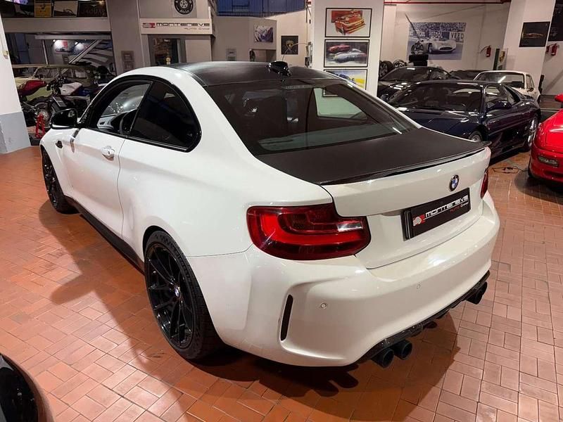 Begagnad BMW M2 Efficient Dynamics 540 HK (397 kW) 2016 Vit Sportkupé
