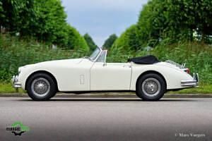 Usata Jaguar XK 193 CV (141 kW) 1959 Bianco Cabrio