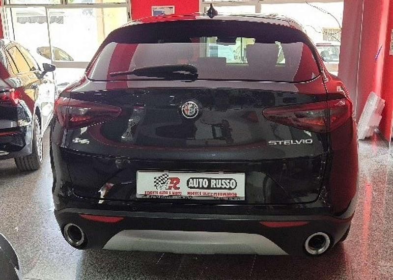 Usata Alfa Romeo Stelvio Business 160 CV (117 kW) 2019 Nero SUV
