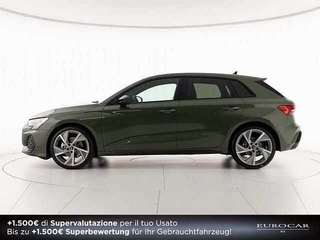 Usata Audi A3 S-Line 150 CV (110 kW) 2025 Verde distretto metallizzato Berlina