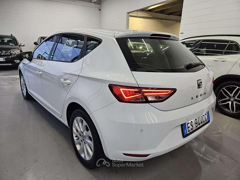 Usata Seat Leon Style 105 CV (77 kW) 2013 Bianco Berlina