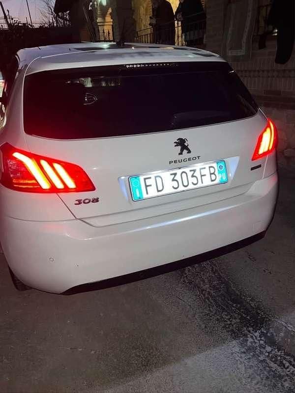 Usata Peugeot 308 Allure 120 CV (88 kW) 2016 Berlina