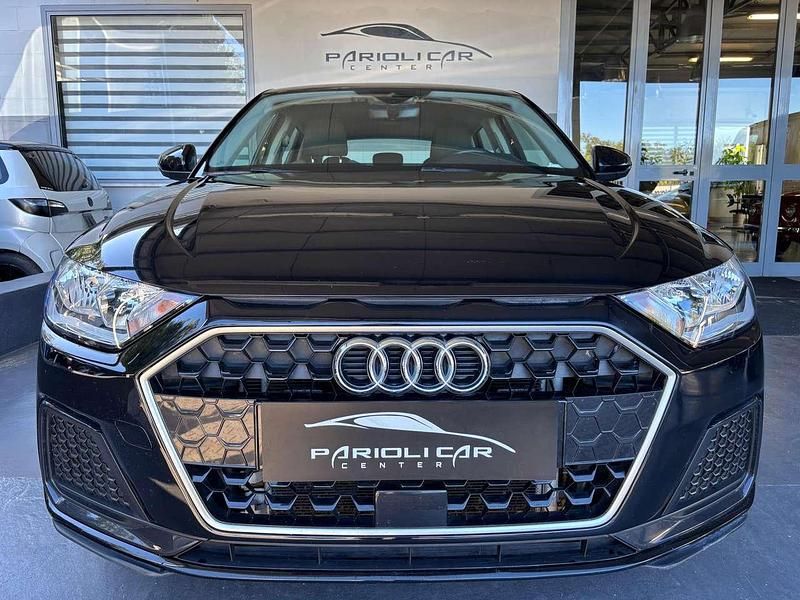 Nero Usata 2020 Audi A1 Sportback Ambiente Due volumi | 19.900 € (Buon prezzo) - Immagine 1/4