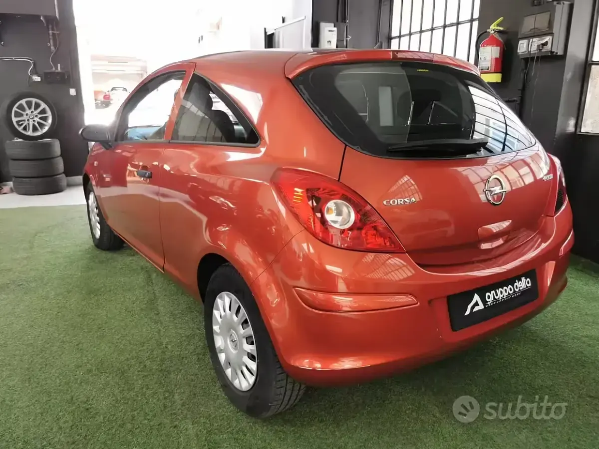 Usata Opel Corsa 85 CV (62 kW) 2012 Rosso Utilitaria