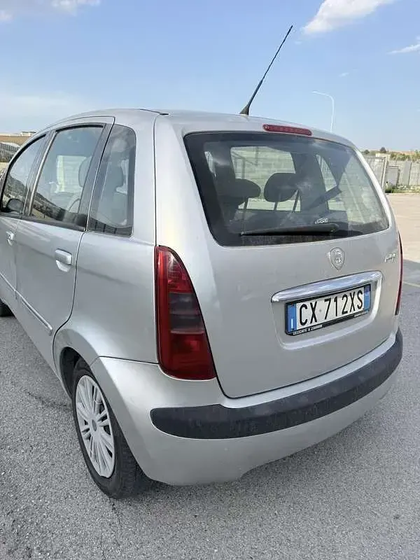 Usata Lancia Musa 69 CV (50 kW) 2007 Grigio Monovolume