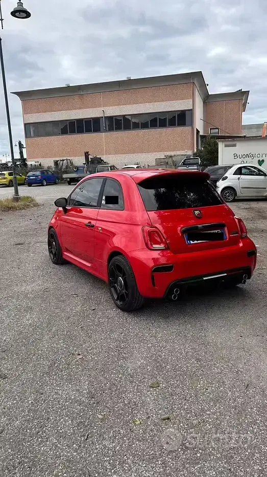 Usata Abarth 595 Pista 165 CV (121 kW) 2022 Rosso Berlina