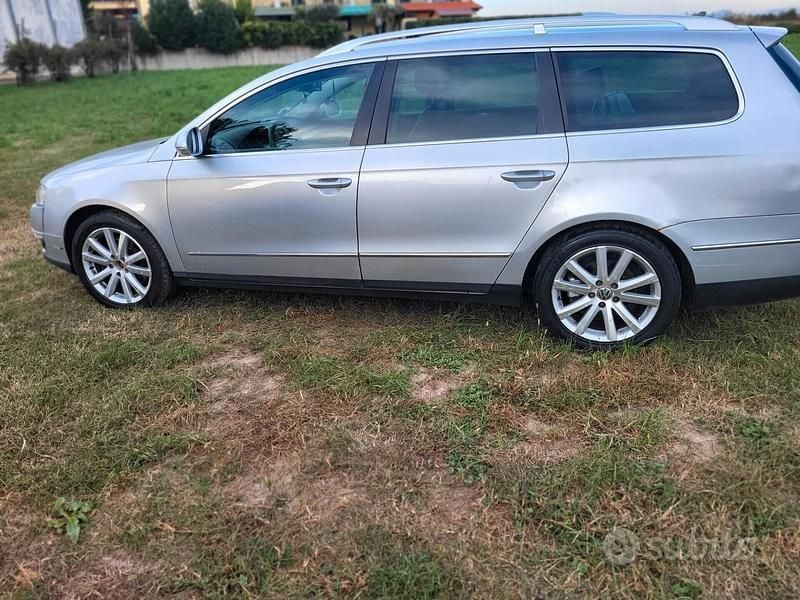 Usata VW Passat 170 CV (125 kW) 2007 Grigio Station wagon