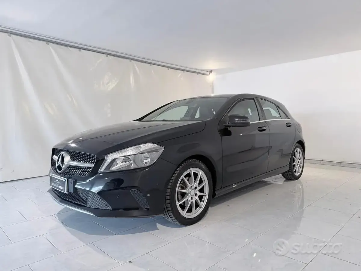 Usata Mercedes A180 Premium 109 CV (80 kW) 2016 Nero Berlina