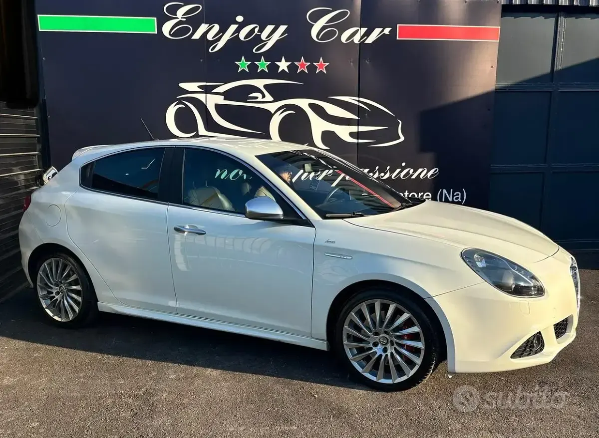 Usata Alfa Romeo Giulietta Progression 170 CV (125 kW) 2012 Bianco Utilitaria