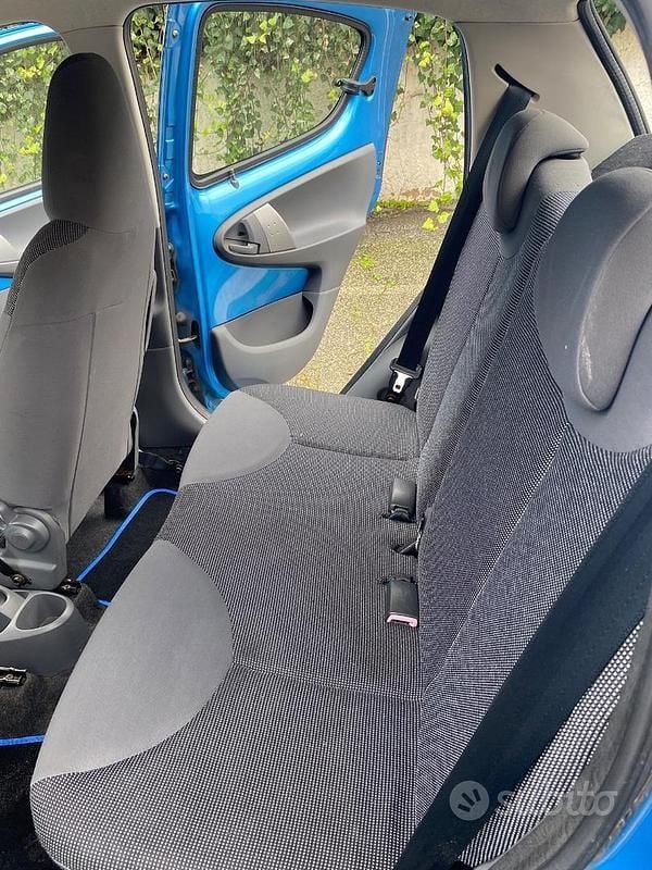 Usata Peugeot 107 68 CV (50 kW) 2006 Blu Utilitaria