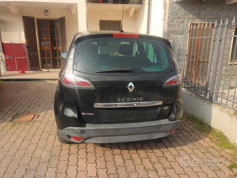 Usata Renault Scénic III 110 CV (80 kW) 2011 Nero Monovolume