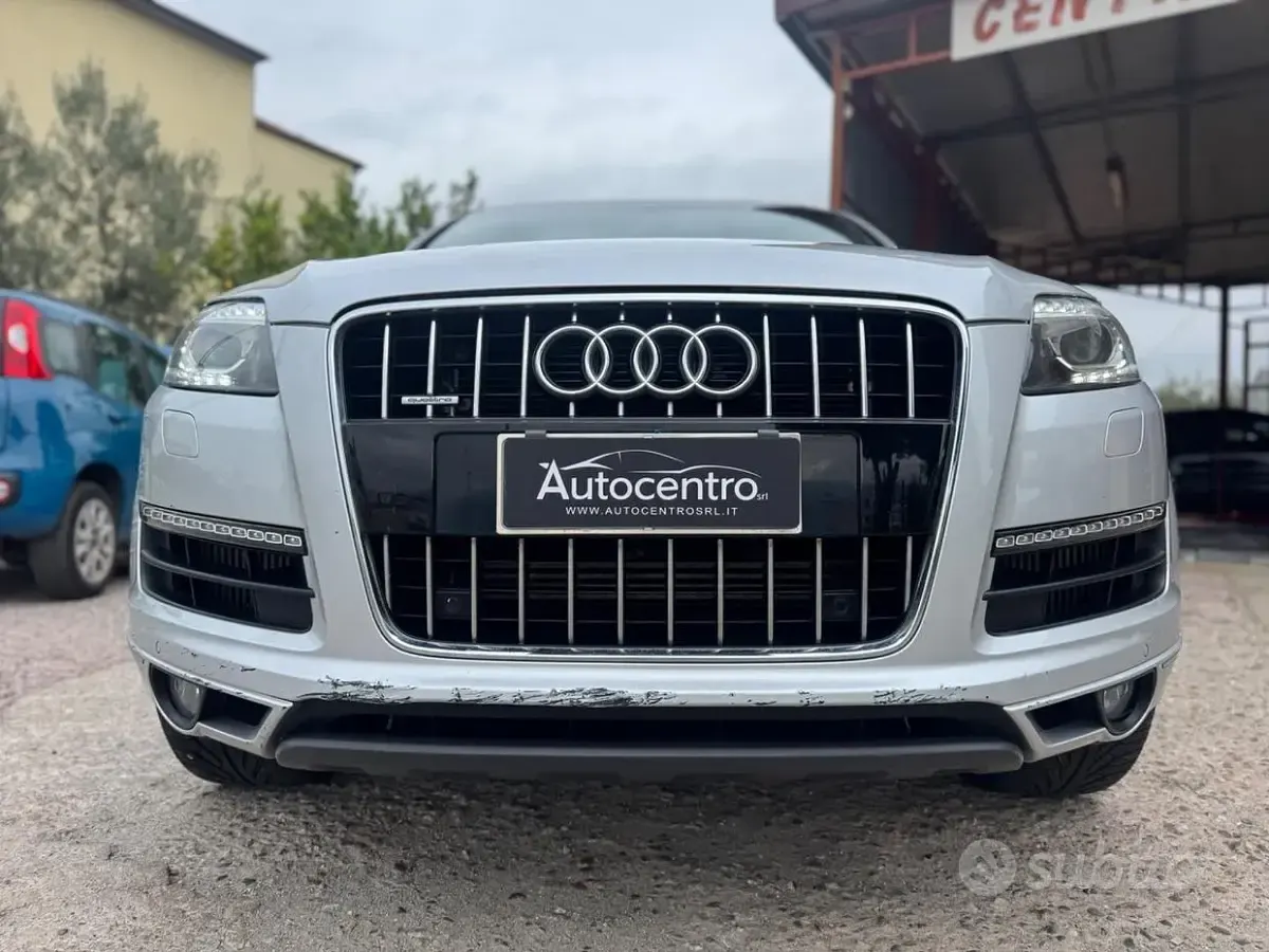 Usata Audi Q7 240 CV (176 kW) 2011 Grigio SUV