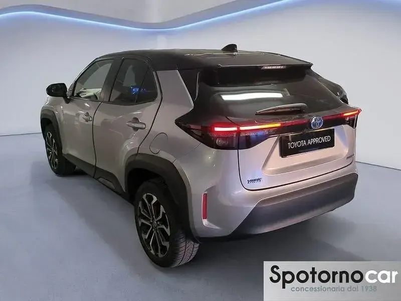 Usata Toyota Yaris Cross Trend 116 CV (85 kW) 2022 Grigio SUV