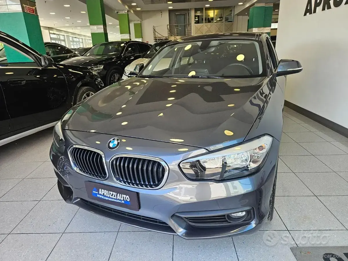 Usata BMW 116 Advantage 116 CV (85 kW) 2019 Grigio Utilitaria
