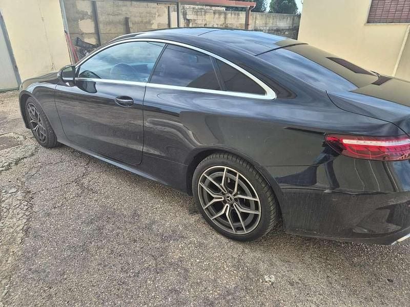 Usata Mercedes E220 Business 194 CV (142 kW) 2022 Coupé