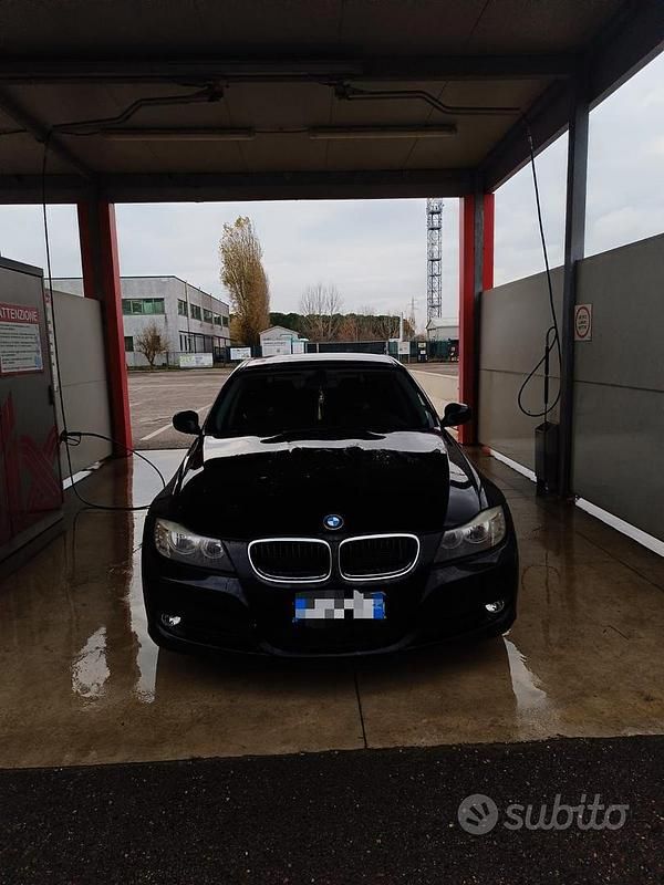 Nero Usata 2011 BMW 316 Station wagon | 3700 € (Ottimo prezzo) - Immagine 1/4
