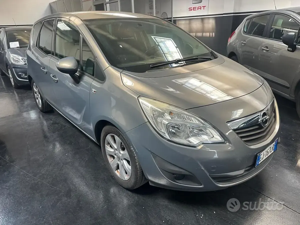 Usata Opel Meriva 101 CV (74 kW) 2011 Grigio Monovolume