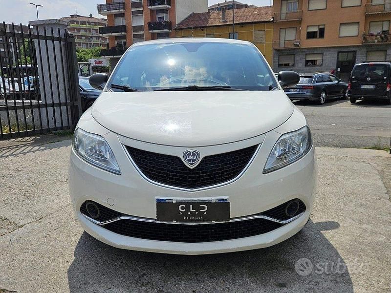 Usata Lancia Ypsilon 69 CV (50 kW) 2016 Bianco Utilitaria