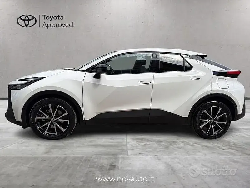 Usata Toyota C-HR Trend 223 CV (164 kW) 2024 Bianco SUV