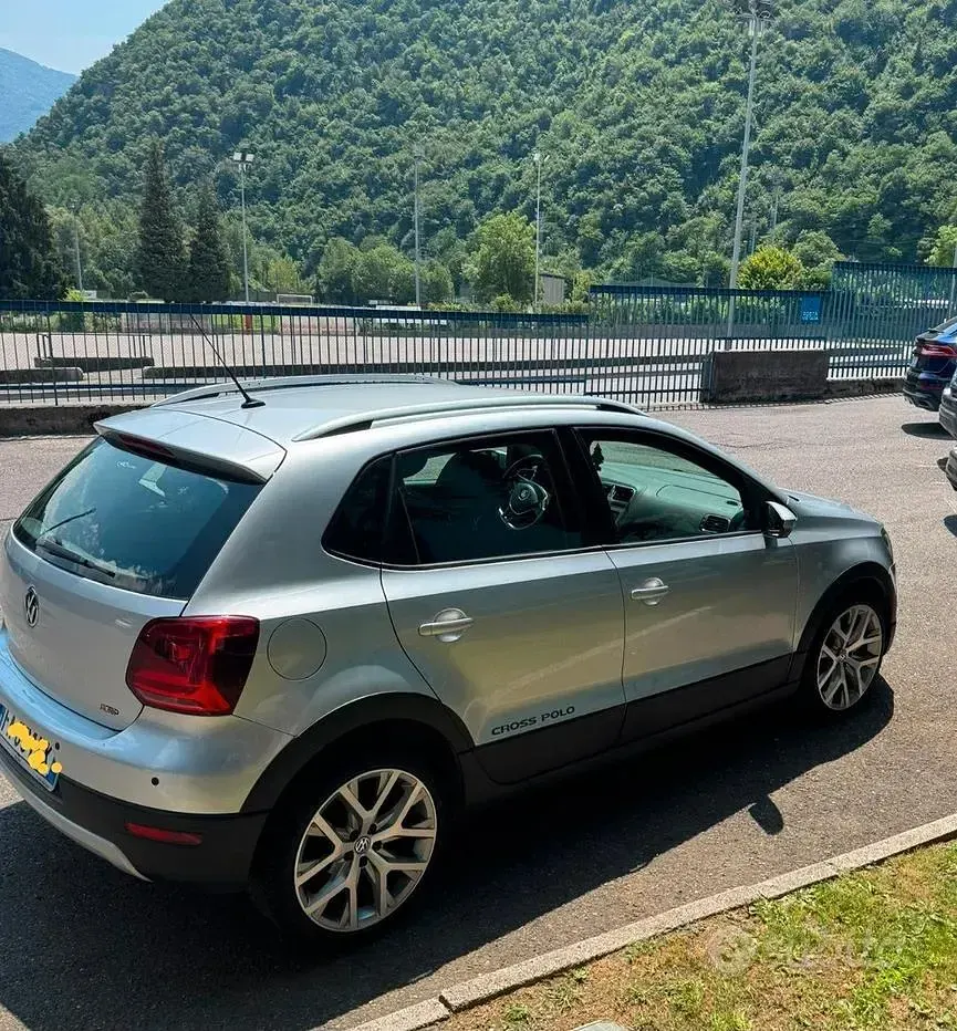 Usata VW Polo Cross 85 CV (62 kW) 2015 Grigio Utilitaria