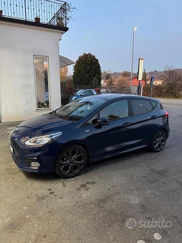 Usata Ford Fiesta 100 CV (73 kW) 2019 Blu Utilitaria