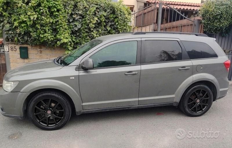 Usata Fiat Freemont 140 CV (102 kW) 2011 Grigio SUV