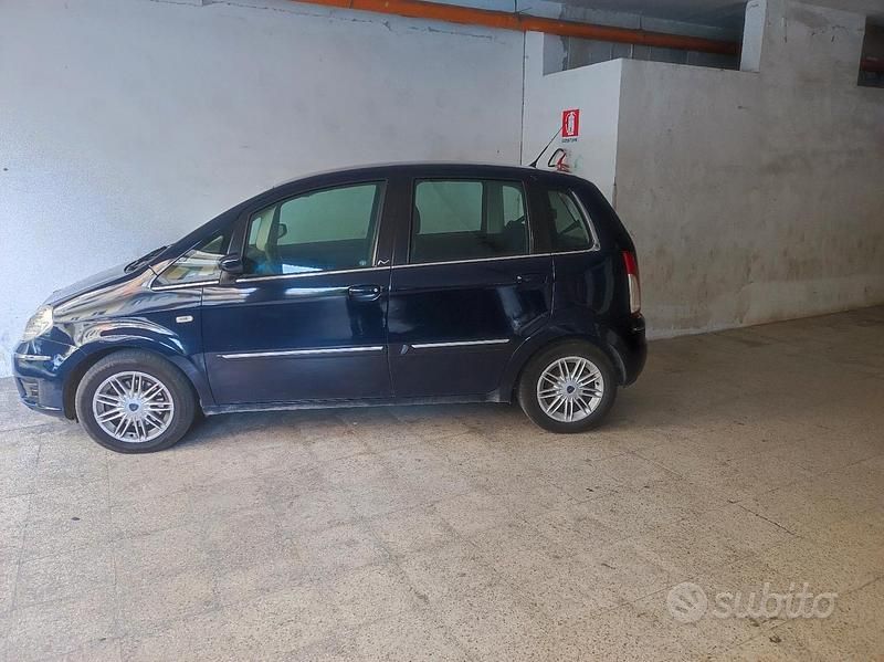 Usata Lancia Musa 90 CV (66 kW) 2008 Blu Monovolume