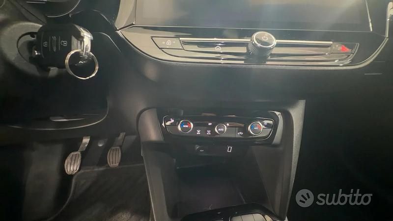 Usata Opel Corsa S 100 CV (73 kW) 2024 Rosso Utilitaria