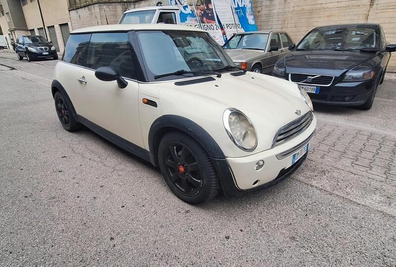 Bianco Usata 2004 Mini One D Due volumi | 2900 € (Buon prezzo) - Immagine 1/4